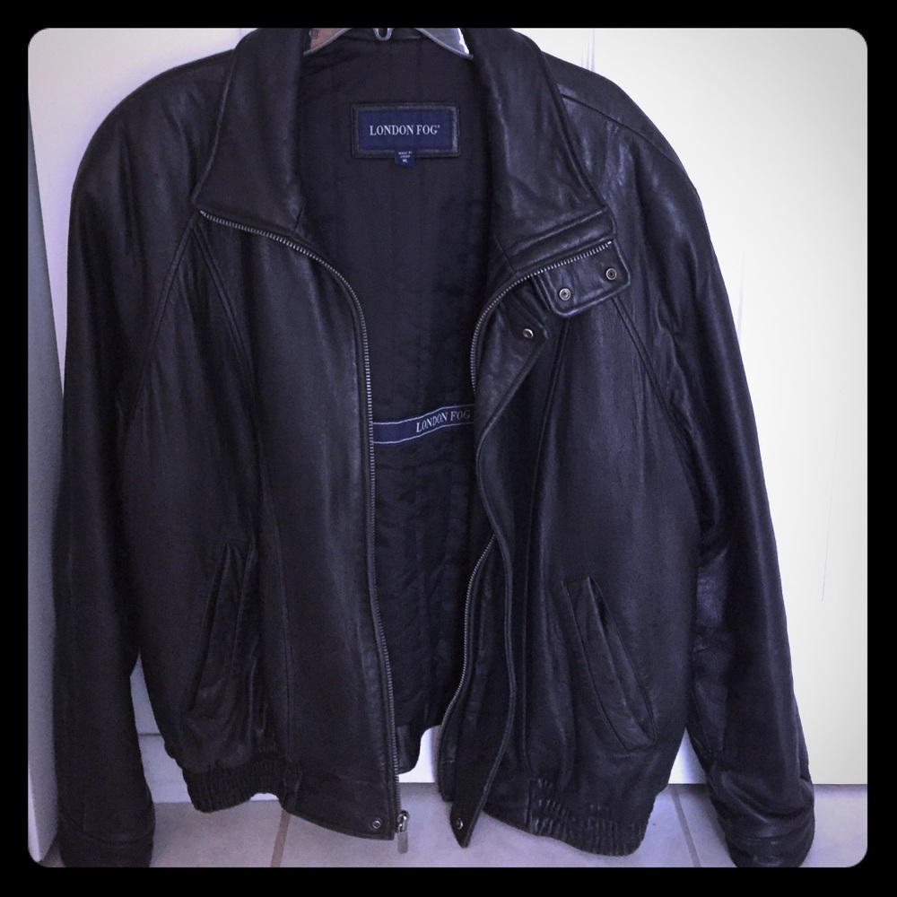 London Fog Vintage Men's  leather bomber jacket🎉Host Pick🎉needs zipper adjustmnt